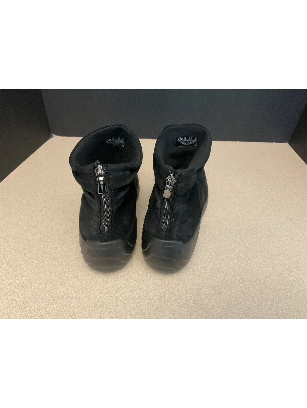 Womens BZEES Zizzle Suede Comfort Ankle Boots. Size 8.5M. Worn Once! Nice Boots!